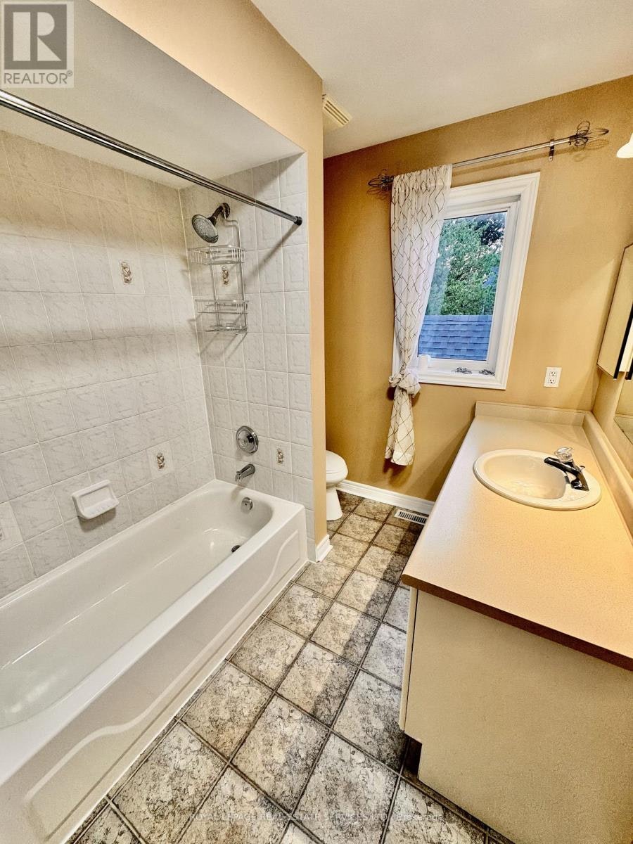 2401 Ennerdale Road, Oakville, ON, L6H 6N5 - 19