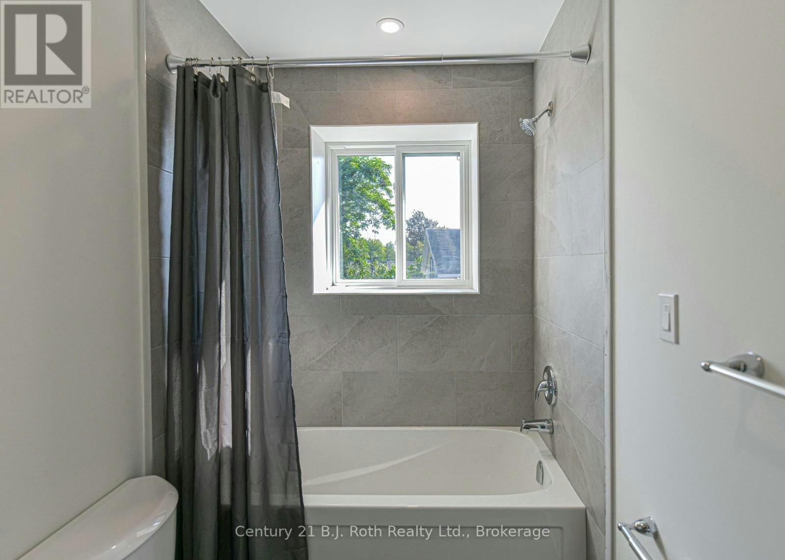 2 (UPPER-165 Barrie Road, Orillia, ON, L3V 2P6 - 19