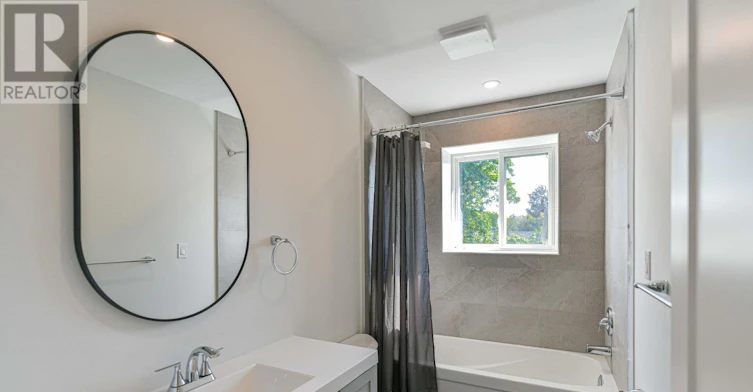 2 (UPPER-165 Barrie Road, Orillia, ON, L3V 2P6 - 18