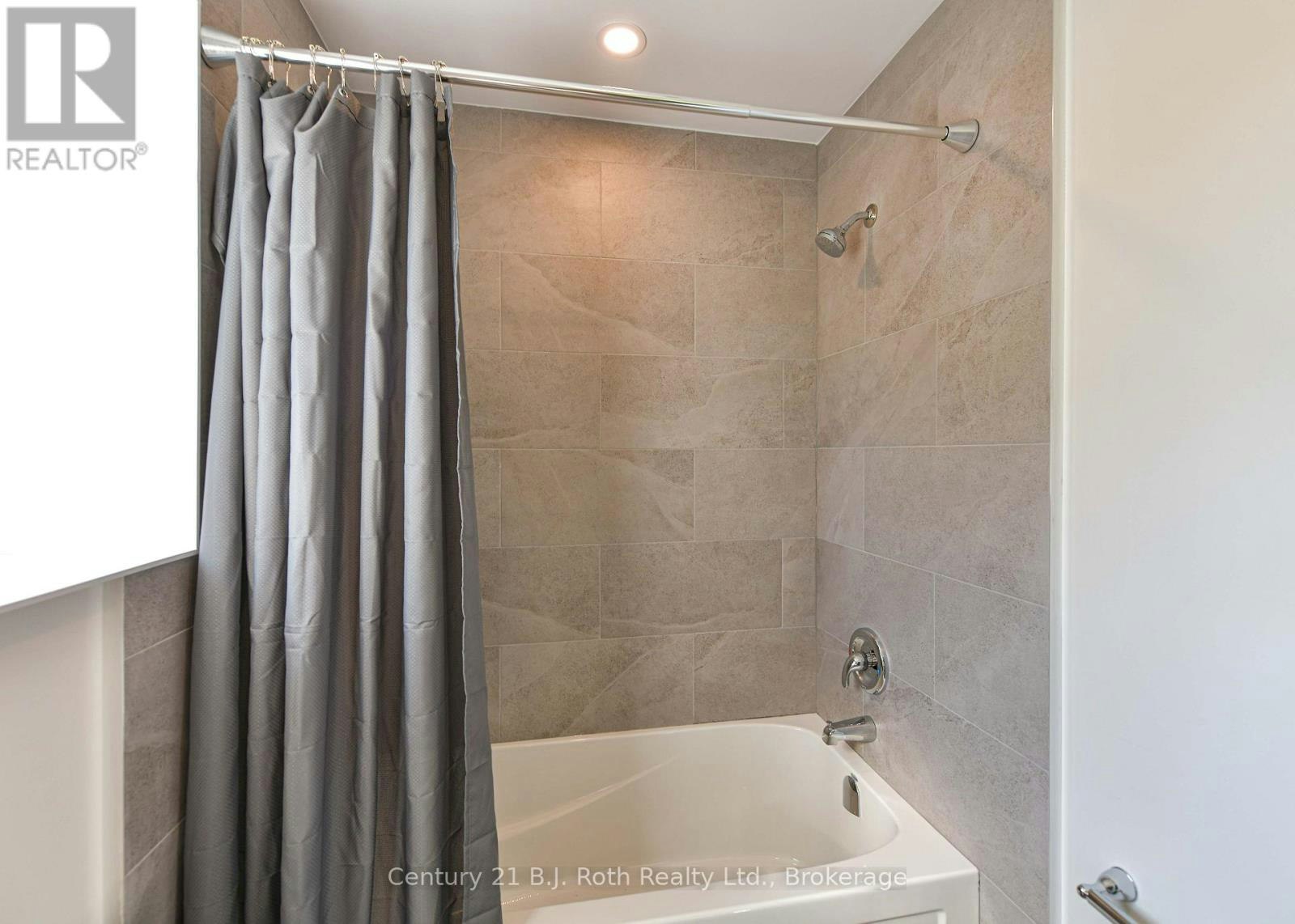 2 (UPPER-165 Barrie Road, Orillia, ON, L3V 2P6 - 26