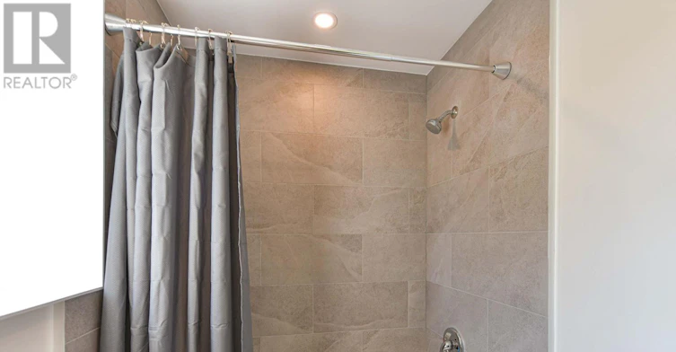 2 (UPPER-165 Barrie Road, Orillia, ON, L3V 2P6 - 26