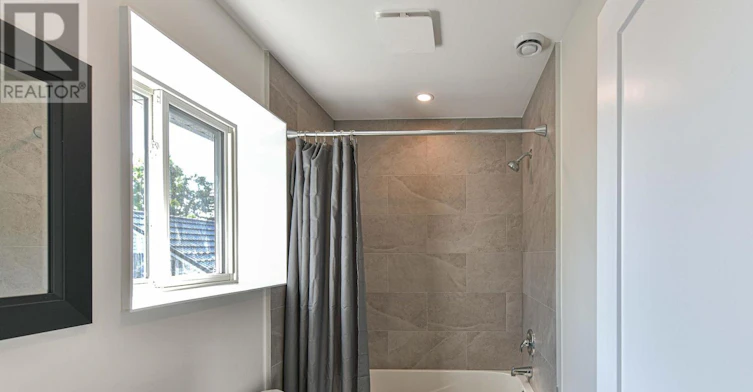 2 (UPPER-165 Barrie Road, Orillia, ON, L3V 2P6 - 25