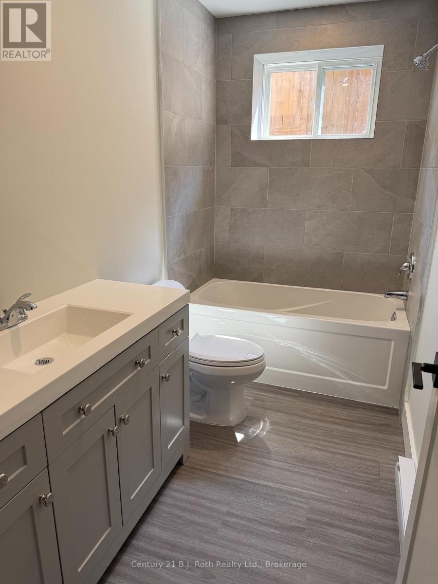 2 (UPPER-165 Barrie Road, Orillia, ON, L3V 2P6 - 7