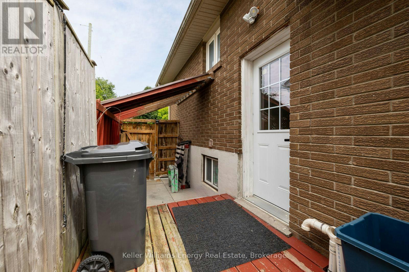 LOWER-566 Dean Avenue, Oshawa, ON, L1H 3J8 - 3