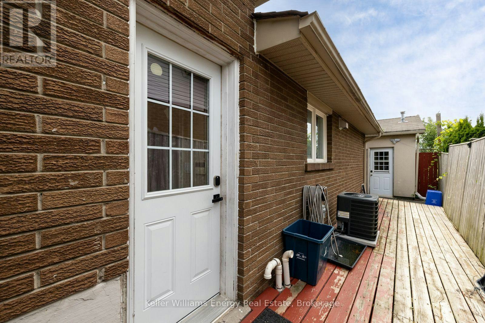 LOWER-566 Dean Avenue, Oshawa, ON, L1H 3J8 - 2