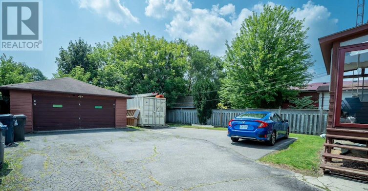 UPPER-35 Laburnham Avenue, Toronto, ON, M8W 1S6 - 10
