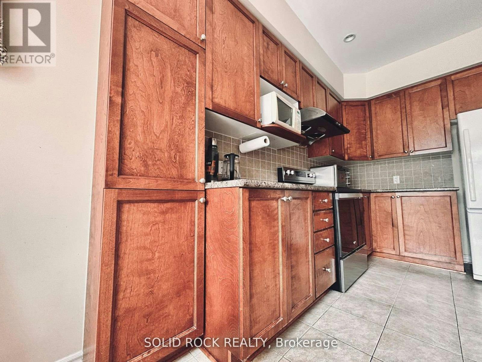 66 Madelon Drive, Ottawa, ON, K2J 5C5 - 10