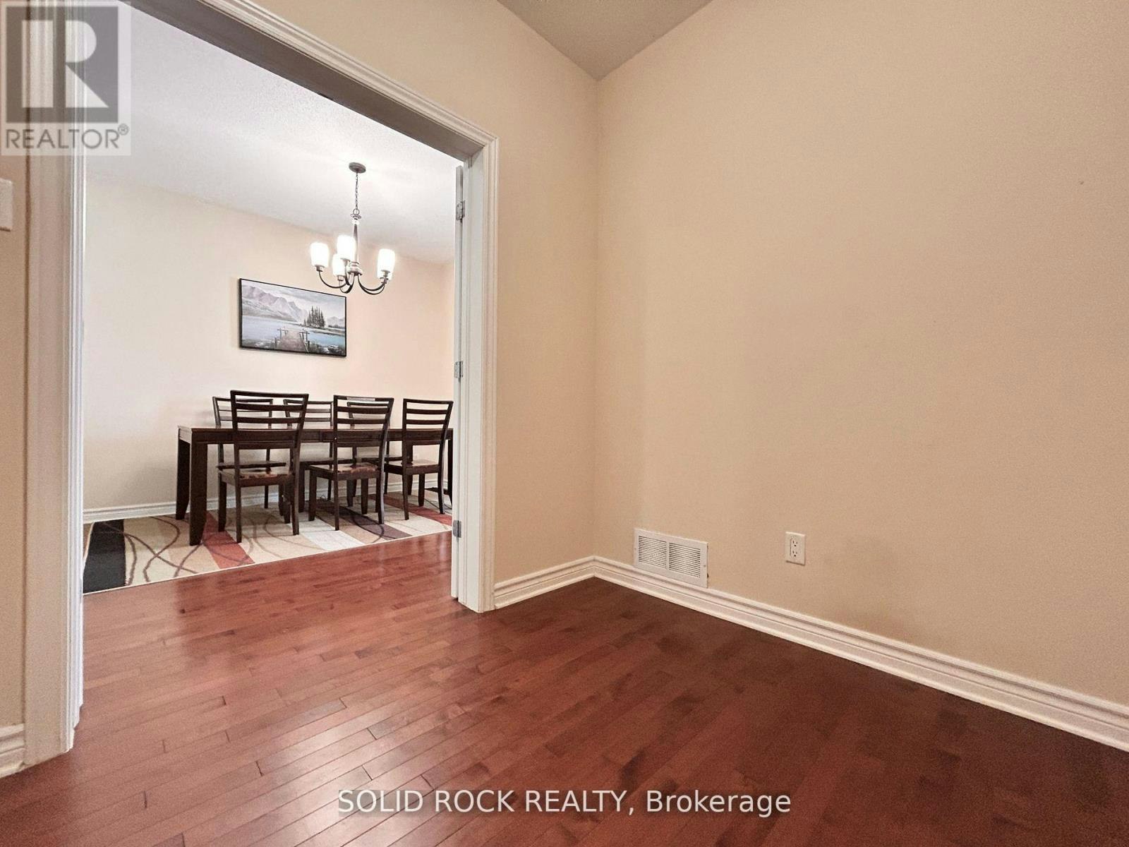 66 Madelon Drive, Ottawa, ON, K2J 5C5 - 4