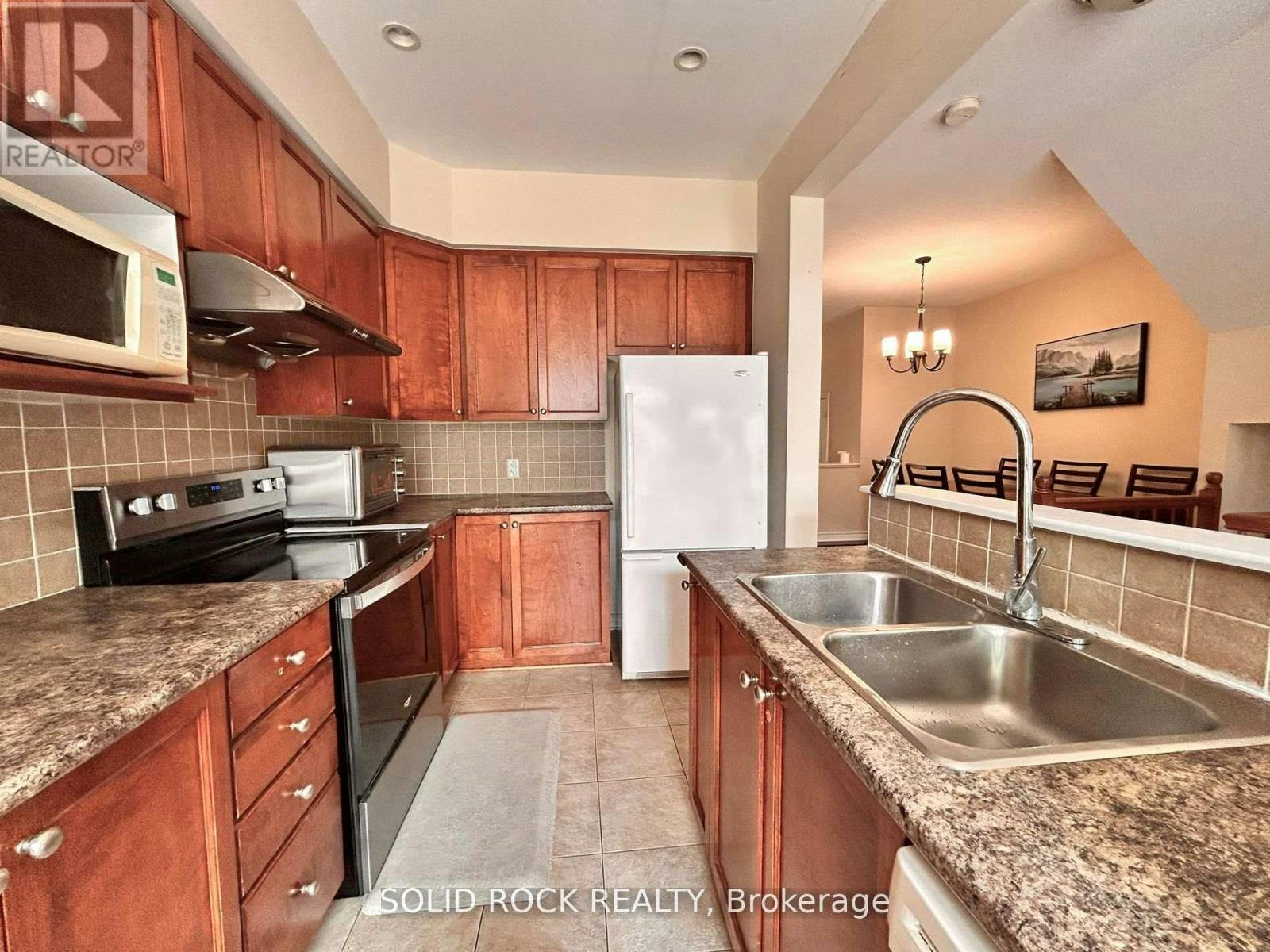 66 Madelon Drive, Ottawa, ON, K2J 5C5 - 11
