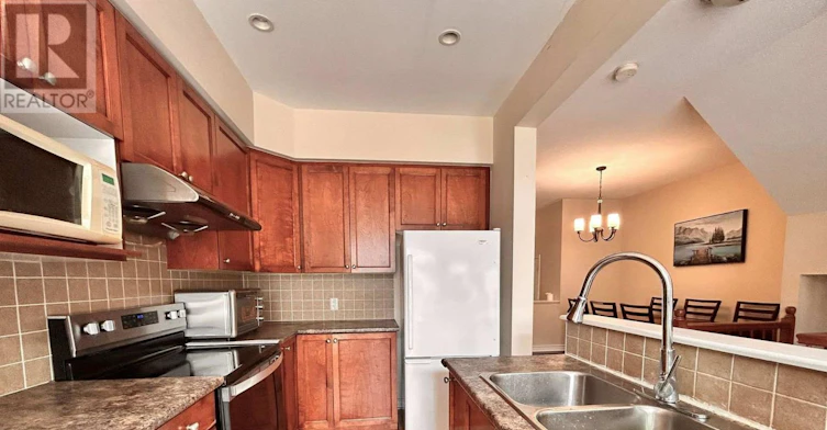 66 Madelon Drive, Ottawa, ON, K2J 5C5 - 11