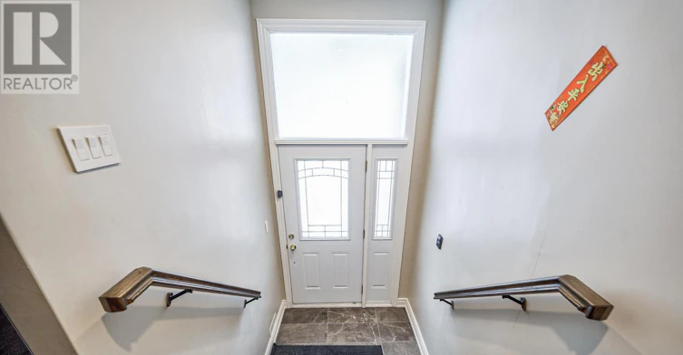 MAIN-451 Kenneth Avenue, Toronto, ON, M2N 4W4 - 3