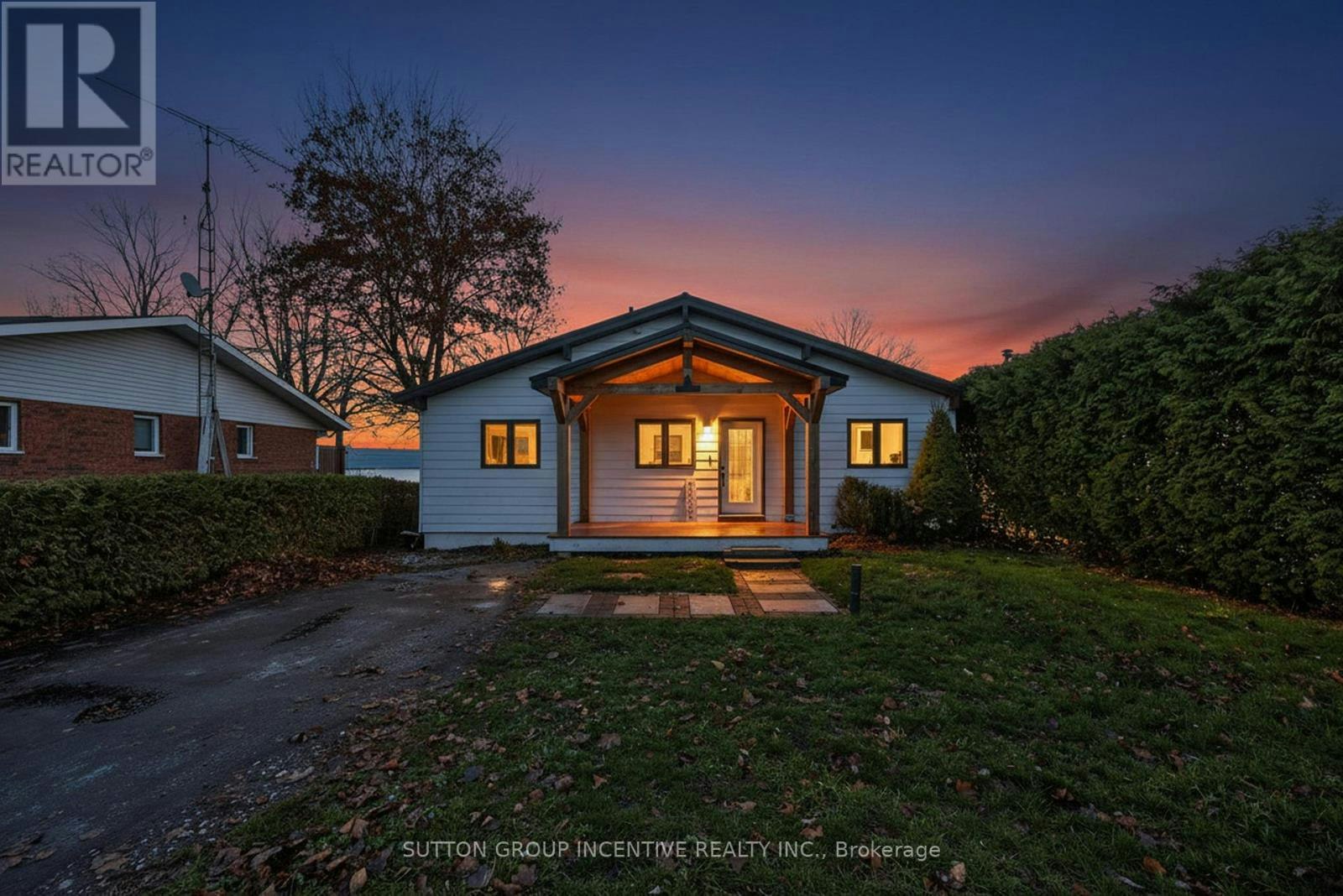 211 Moon Point Drive, Oro-Medonte, ON, L3V 6H1
