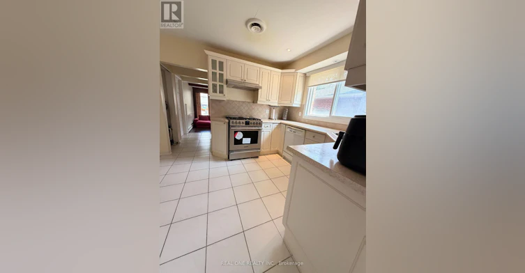 2150 Herridge Drive, Mississauga, ON, L5K 1N6 - 4