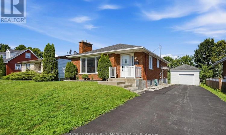 716 Cartier Boulevard