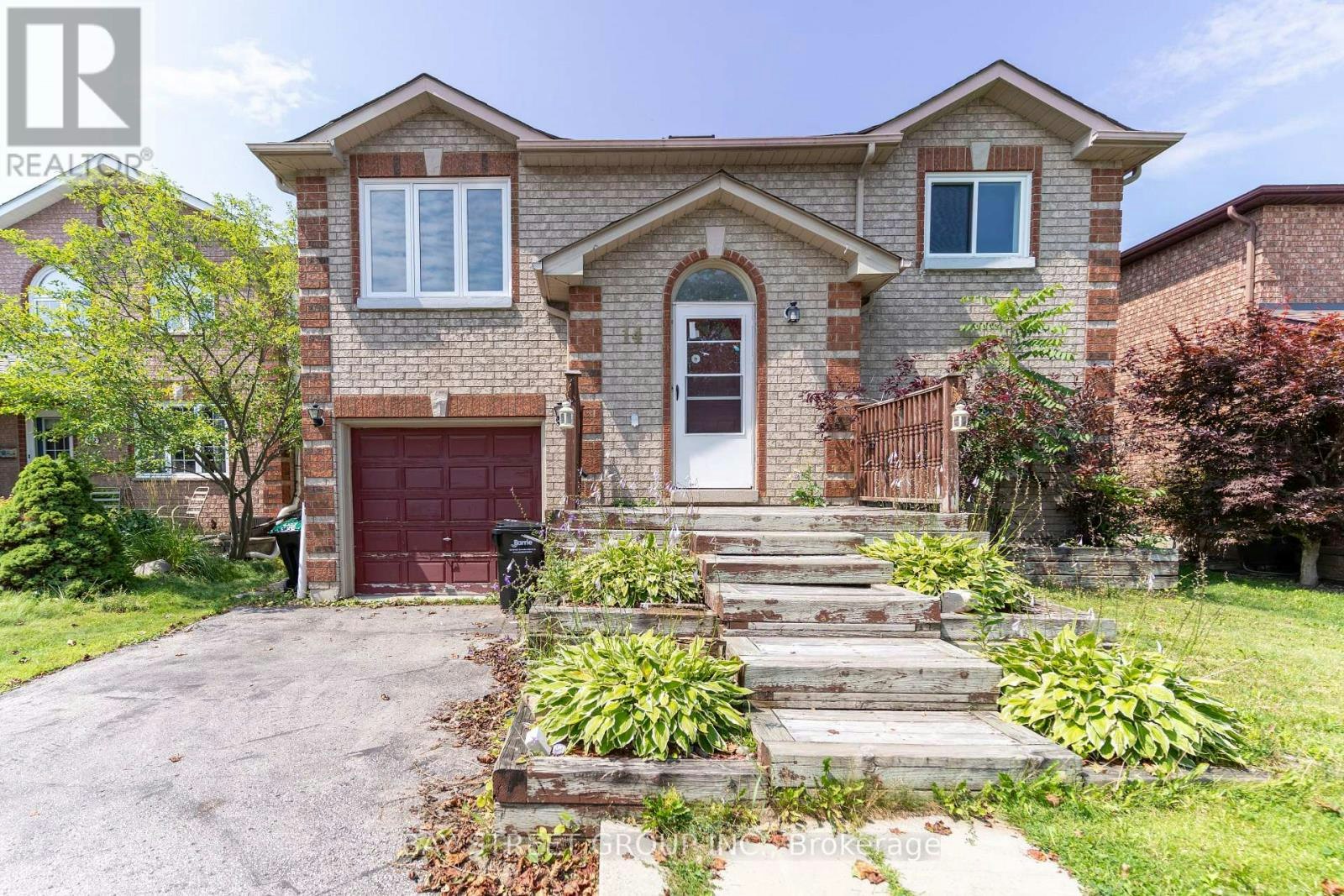 14 Orok Lane, Barrie, ON, L4M 6H4 - 2