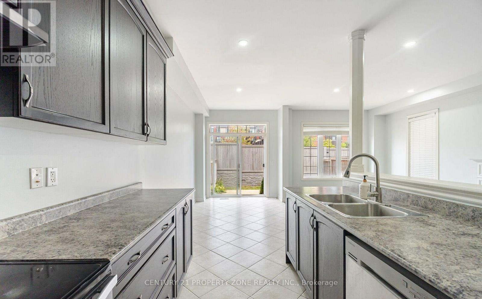 6 Dufay Road, Brampton, ON, L7A 0B5 - 5