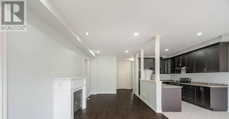 6 Dufay Road, Brampton, ON, L7A 0B5 - 4