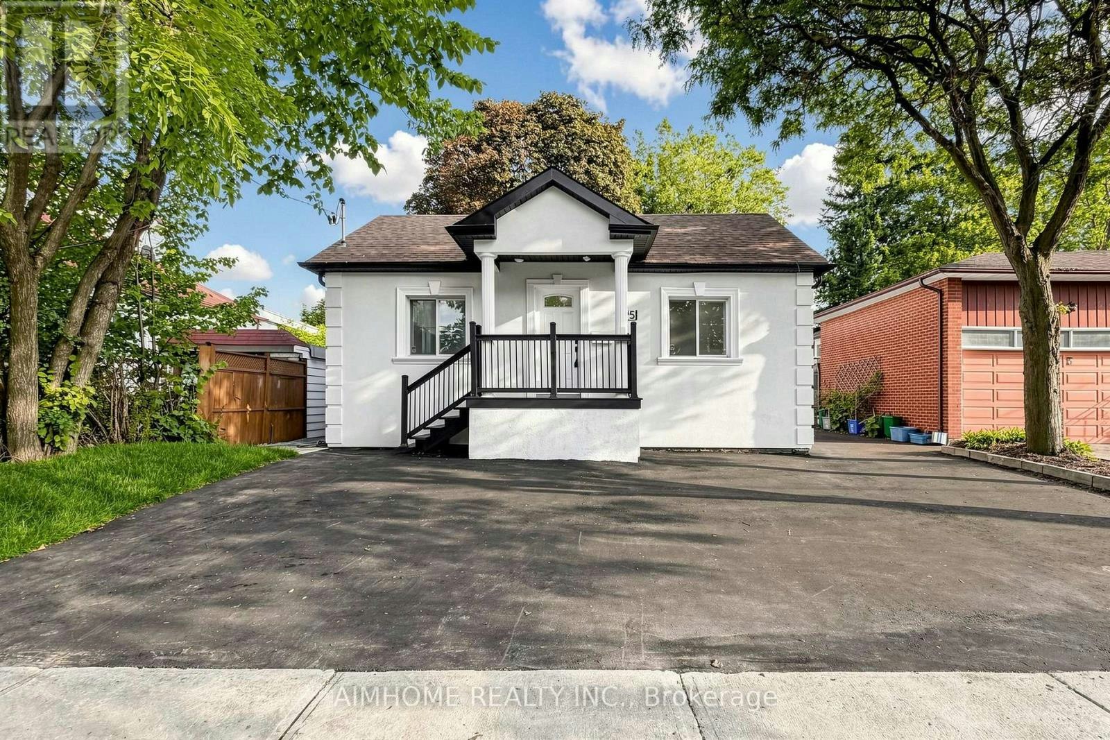 95 Steeles Avenue E, Markham, ON, M2M 3Y4
