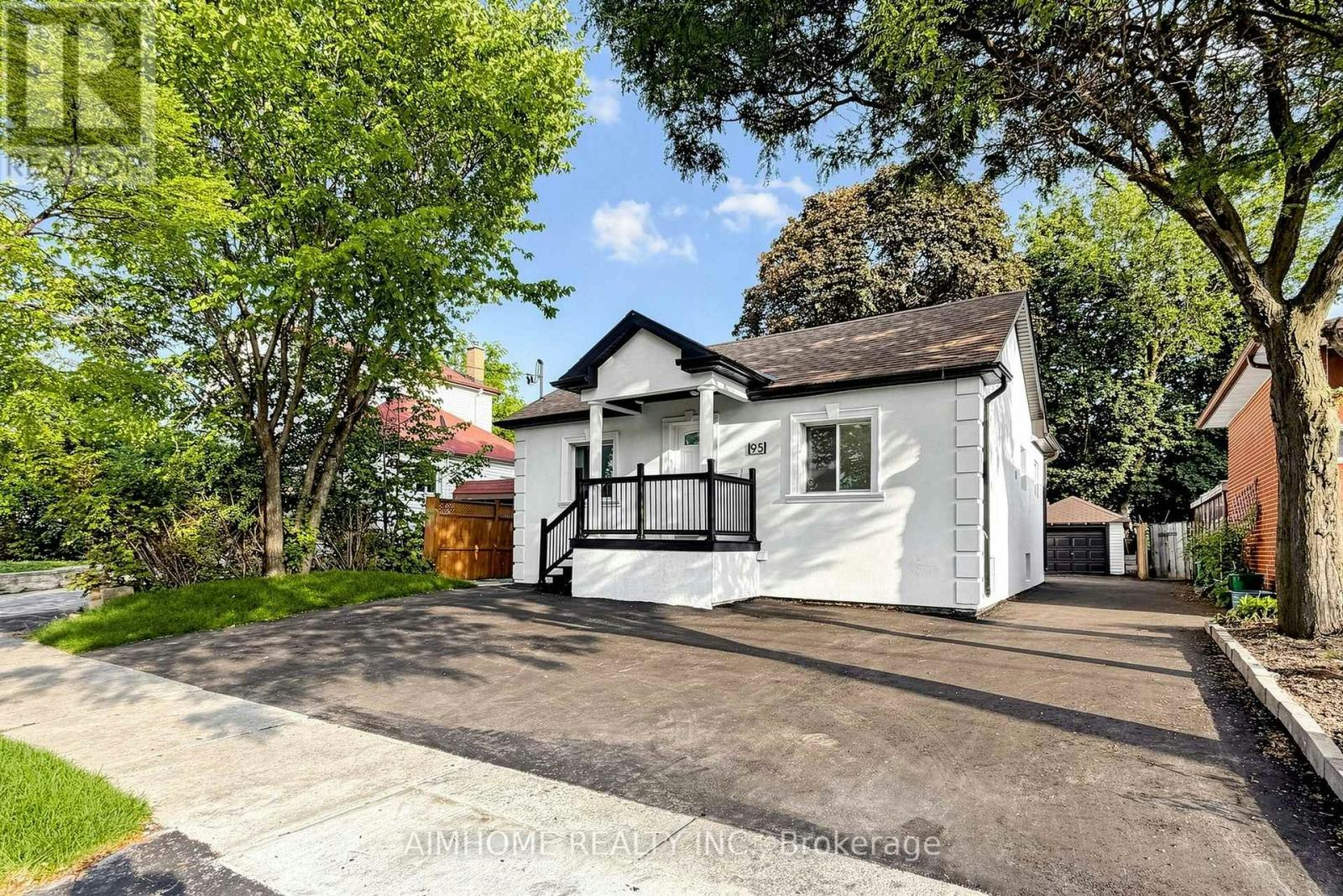 95 Steeles Avenue E, Markham, ON, M2M 3Y4