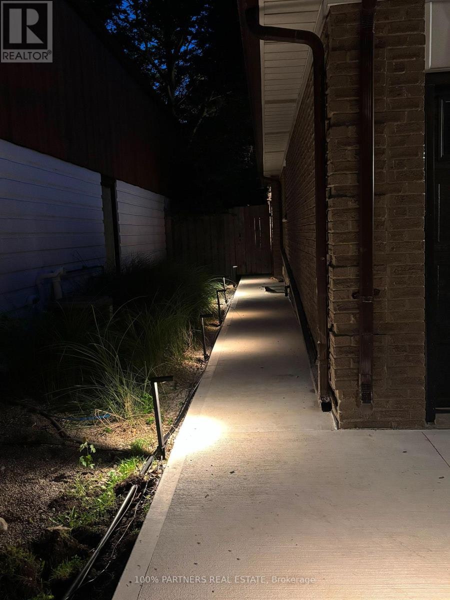 BSMT-244 Burbank Drive, Toronto, ON, M2K 1P8 - 23