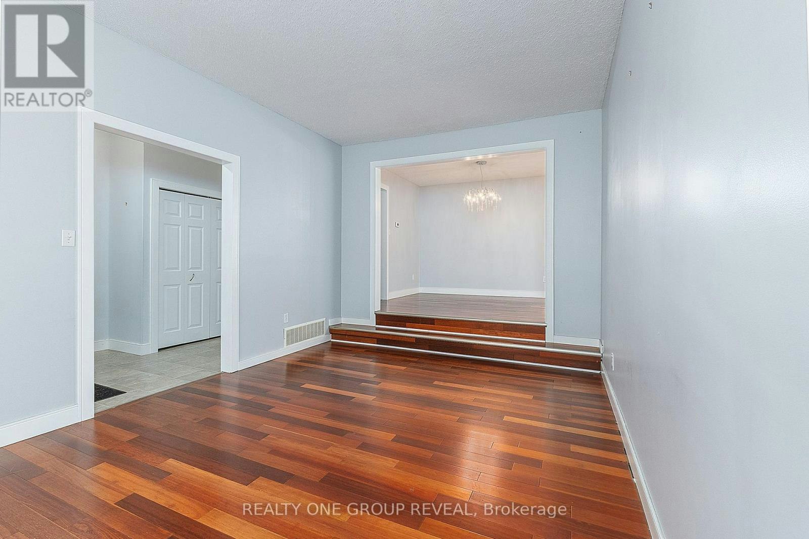 326 Prince Of Wales Drive, Whitby, ON, L1N 6M9 - 4