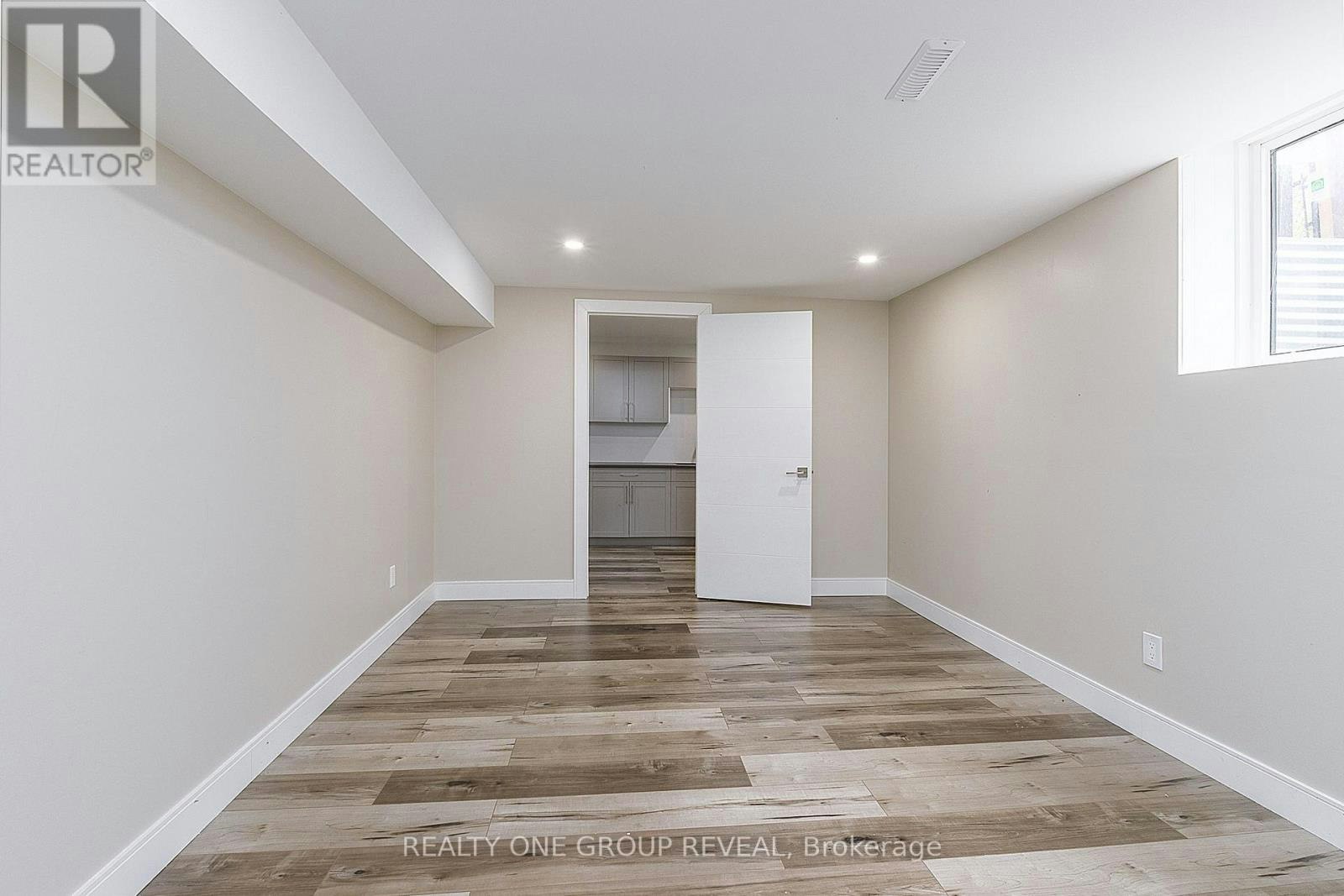 326 Prince Of Wales Drive, Whitby, ON, L1N 6M9 - 22