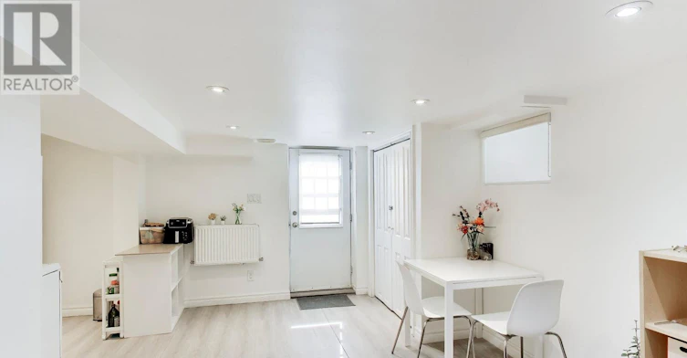 LOWER-152 Linsmore Crescent, Toronto, ON, M4J 4L2 - 9