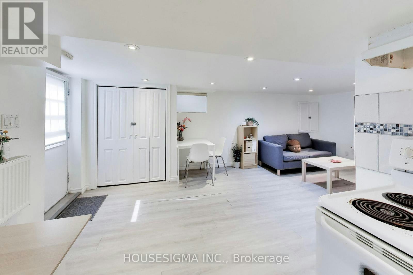 LOWER-152 Linsmore Crescent, Toronto, ON, M4J 4L2 - 3