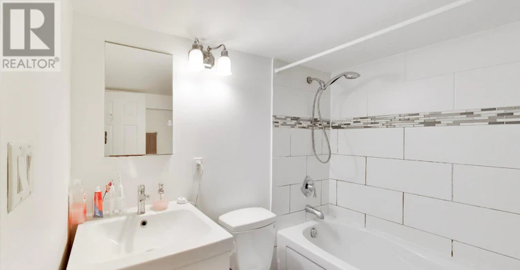 LOWER-152 Linsmore Crescent, Toronto, ON, M4J 4L2 - 14