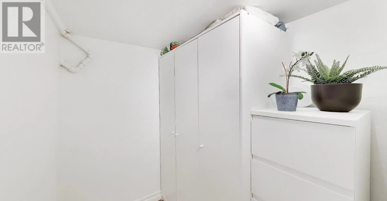 LOWER-152 Linsmore Crescent, Toronto, ON, M4J 4L2 - 12