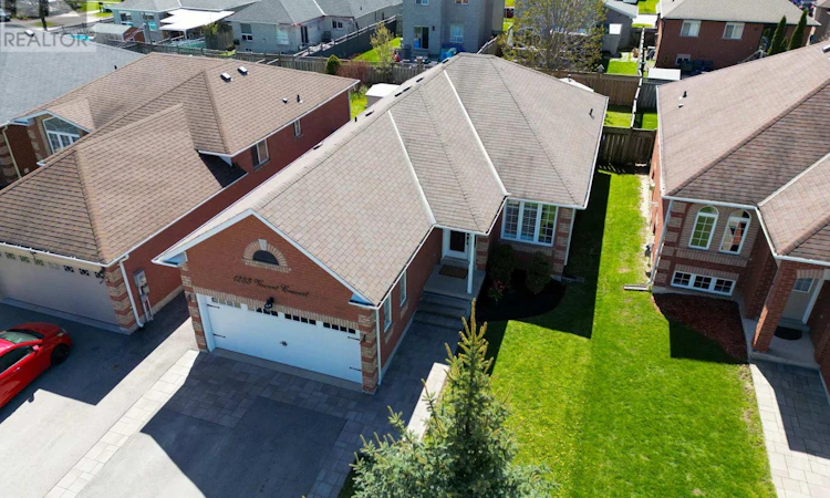 1283 Vincent Crescent