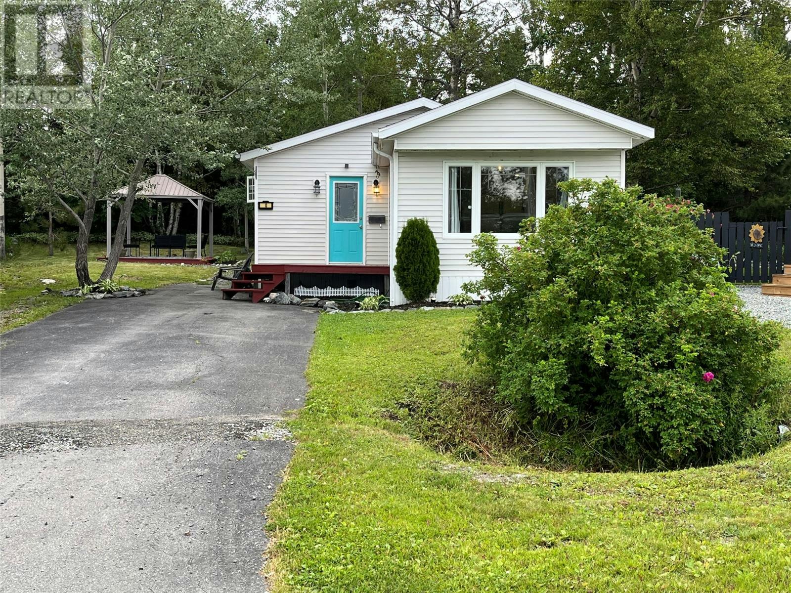 10 Viscount Crescent, Gander, NL, A1V 1Y6