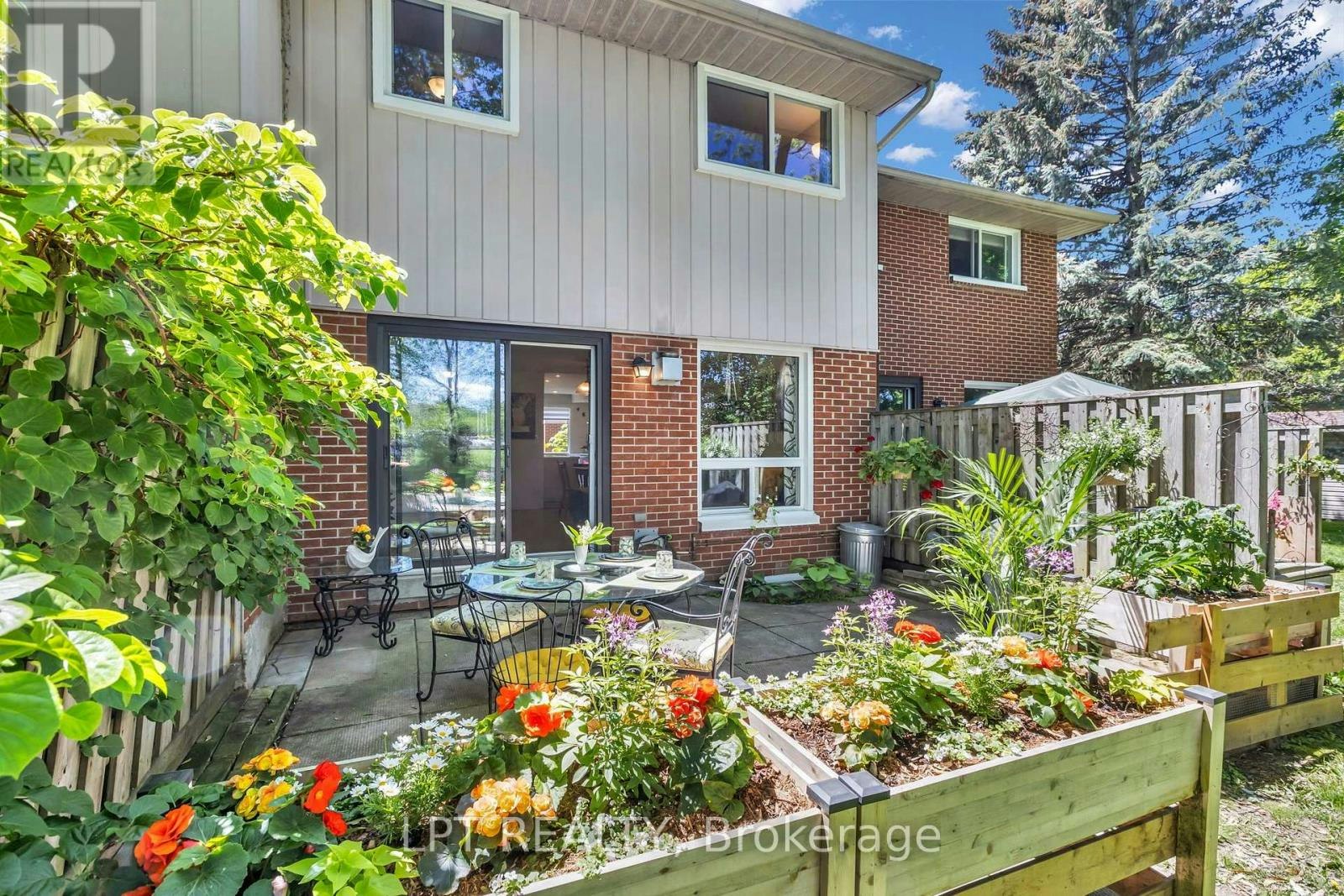 70-49 Rhonda Road, Guelph, ON, N1H 7A4
