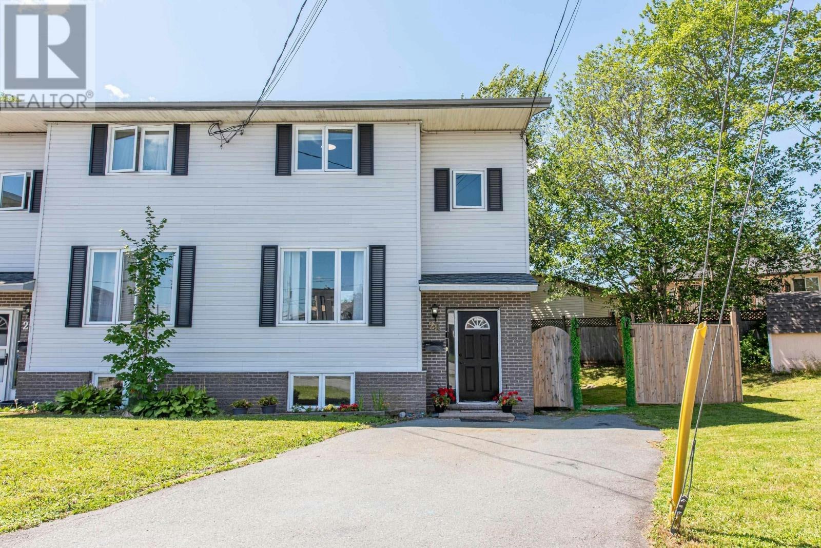 28 Malik Court, Lower Sackville, NS, B4C 3V8