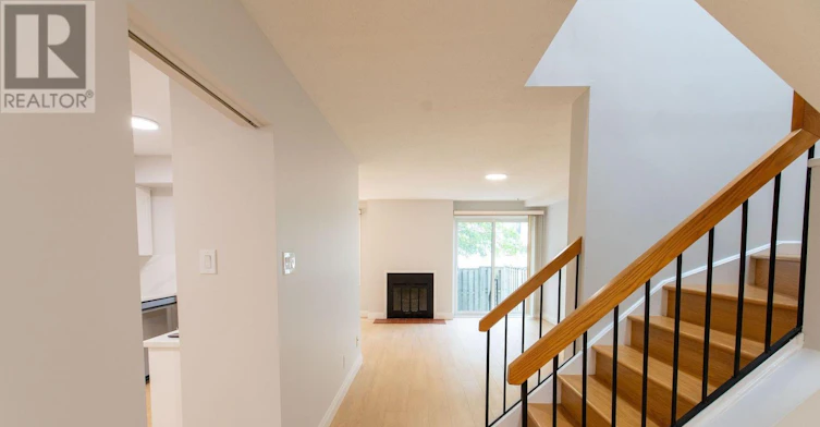 7-710 Coronation Avenue, Ottawa, ON, K1G 4G7 - 4