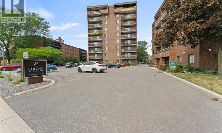 405-3936 Wyandotte Street East