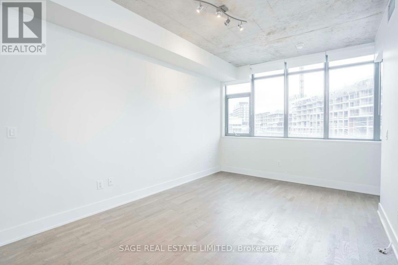 305-90 Trinity Street, Toronto, ON, M5A 0E4 - 6