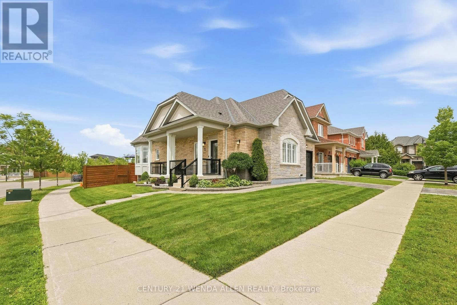 2 Rushlands Crescent, Whitby, ON, L1R 0M7