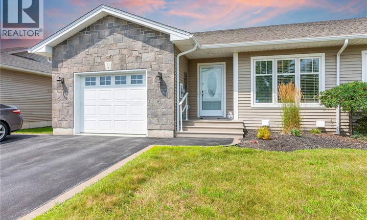 11 Oak Leaf Lane