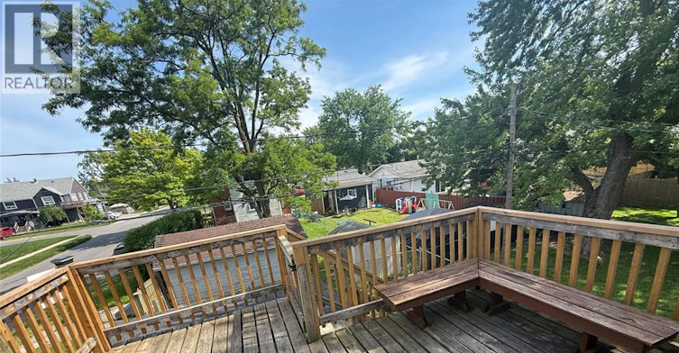 UPPER-699 Charlotte Street, Windsor, ON, N8X 3A6 - 3