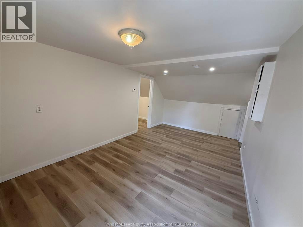 UPPER-699 Charlotte Street, Windsor, ON, N8X 3A6 - 9