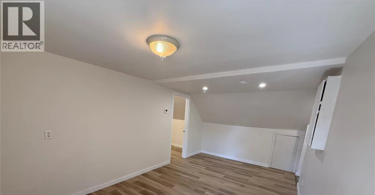 UPPER-699 Charlotte Street, Windsor, ON, N8X 3A6 - 9