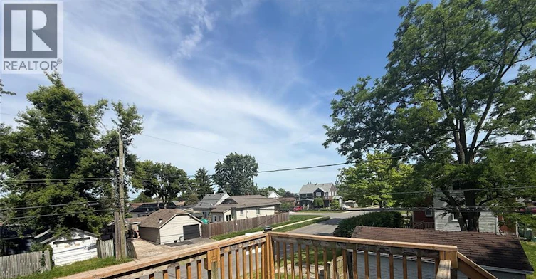 UPPER-699 Charlotte Street, Windsor, ON, N8X 3A6 - 2