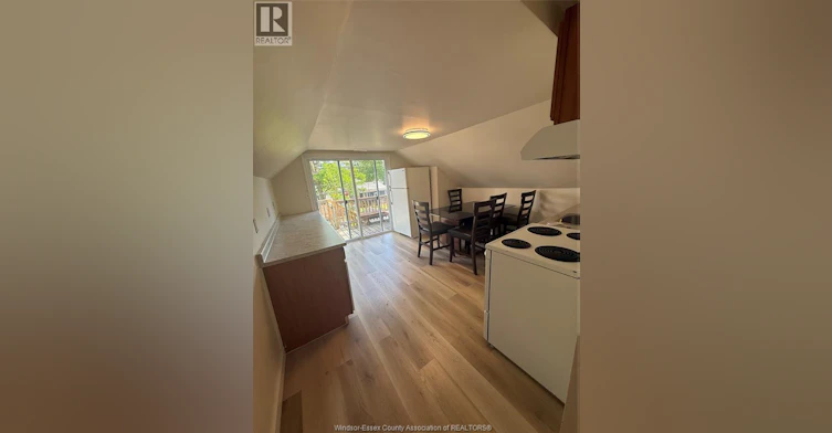 UPPER-699 Charlotte Street, Windsor, ON, N8X 3A6 - 5