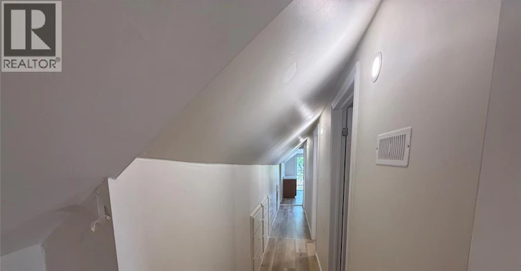 UPPER-699 Charlotte Street, Windsor, ON, N8X 3A6 - 10