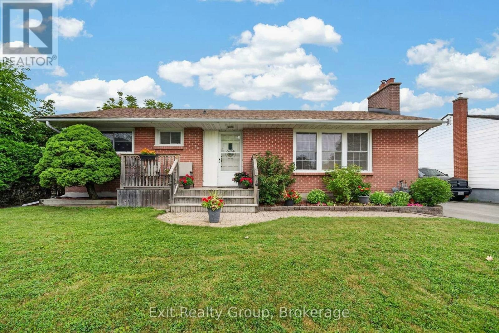 41 Second Avenue, Quinte West, ON, K8V 5M5