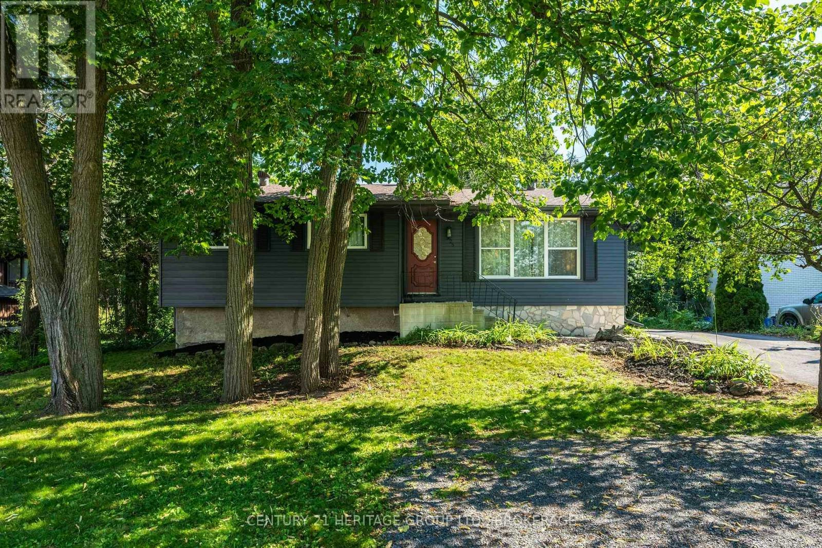 925 Woodbine Road, Kingston, ON, K7P 2X4