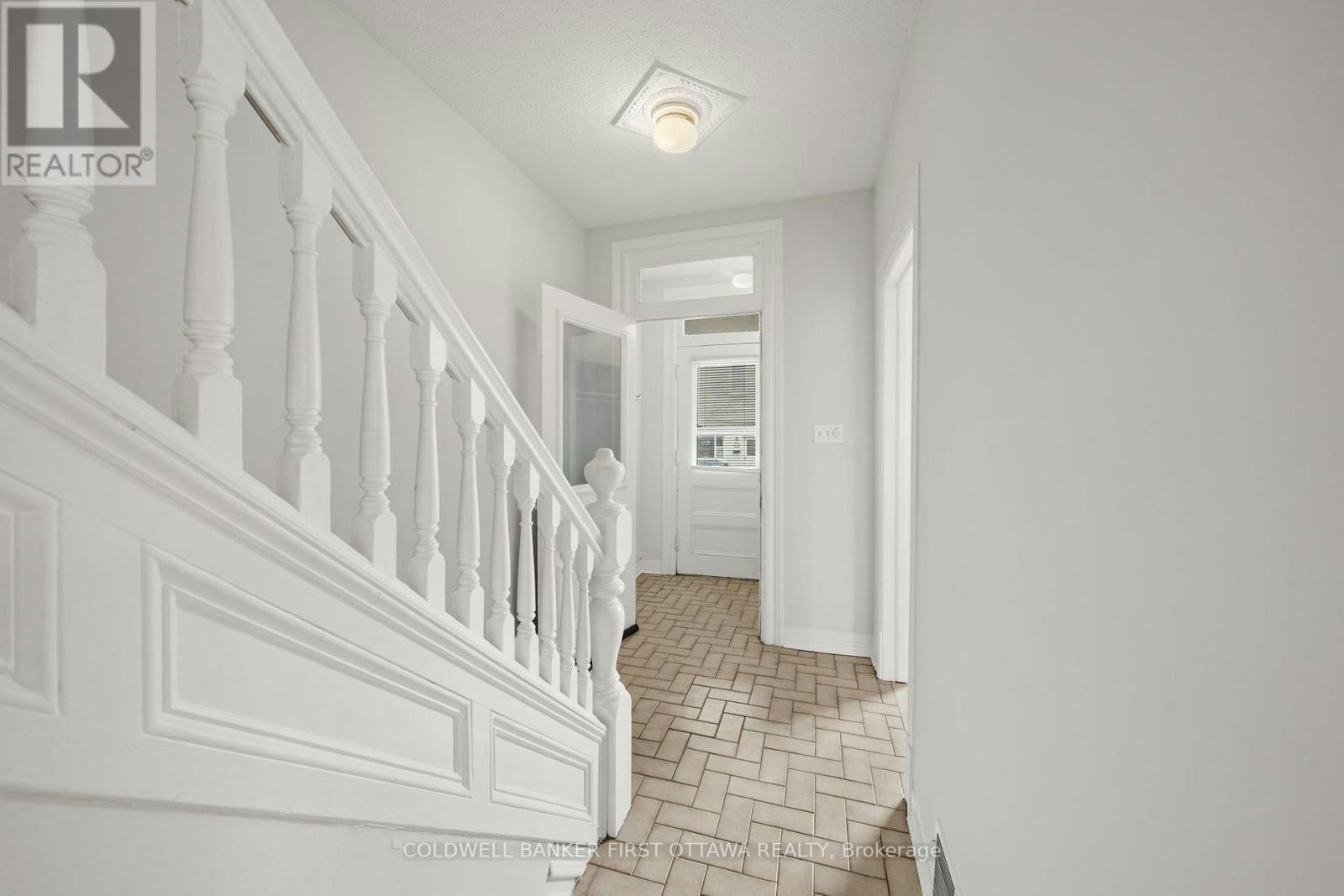 176 Rochester Street, Ottawa, ON, K1R 7M6 - 4