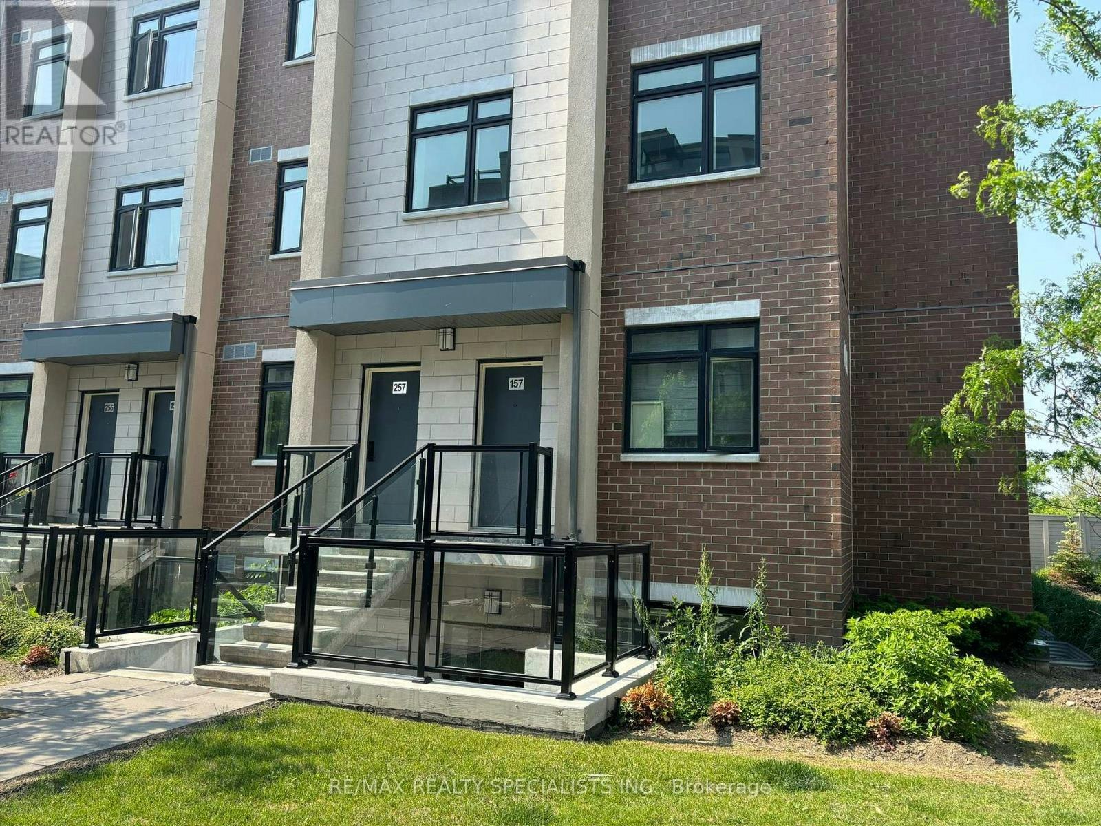 157-1095 Douglas Mccurdy Comm, Mississauga, ON, L5G 1H9