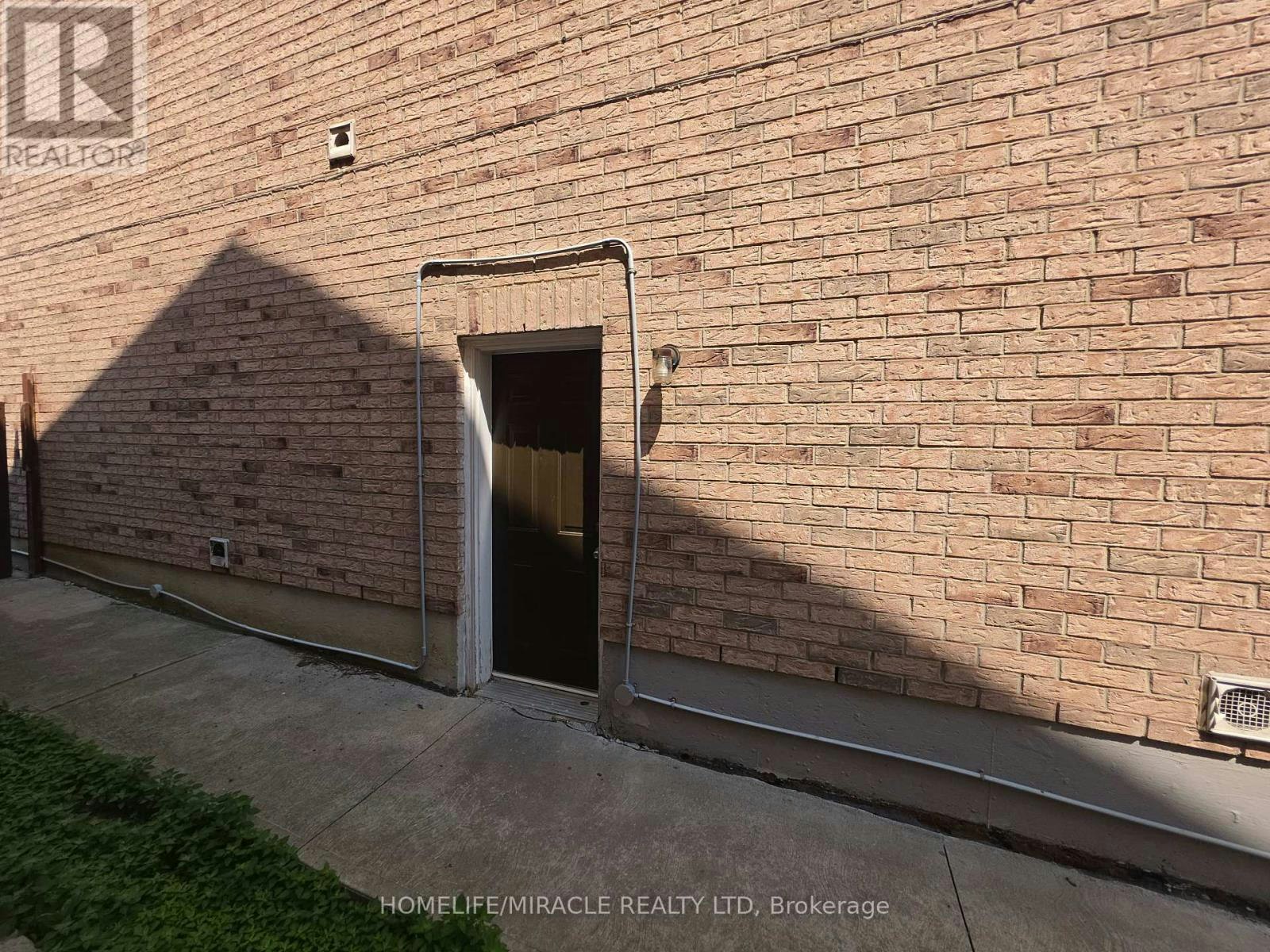 BASEMENT-59 Rollingwood Drive, Brampton, ON, L6Y 5R1 - 4